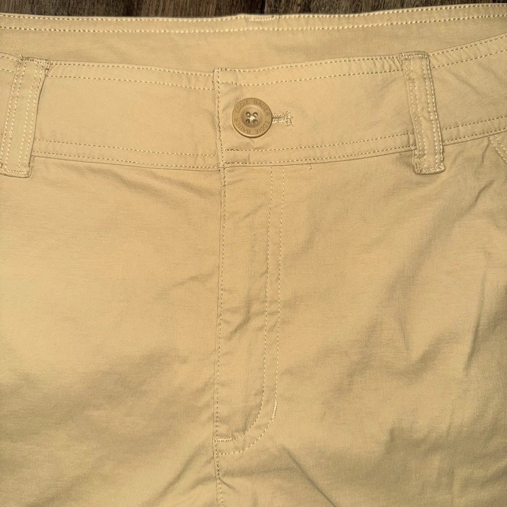 Eddie Bauer Women's Yellow Cargo Shorts Size 12 Hiking‎ Outdoor Inseam 4.5" - Picture 3 of 7